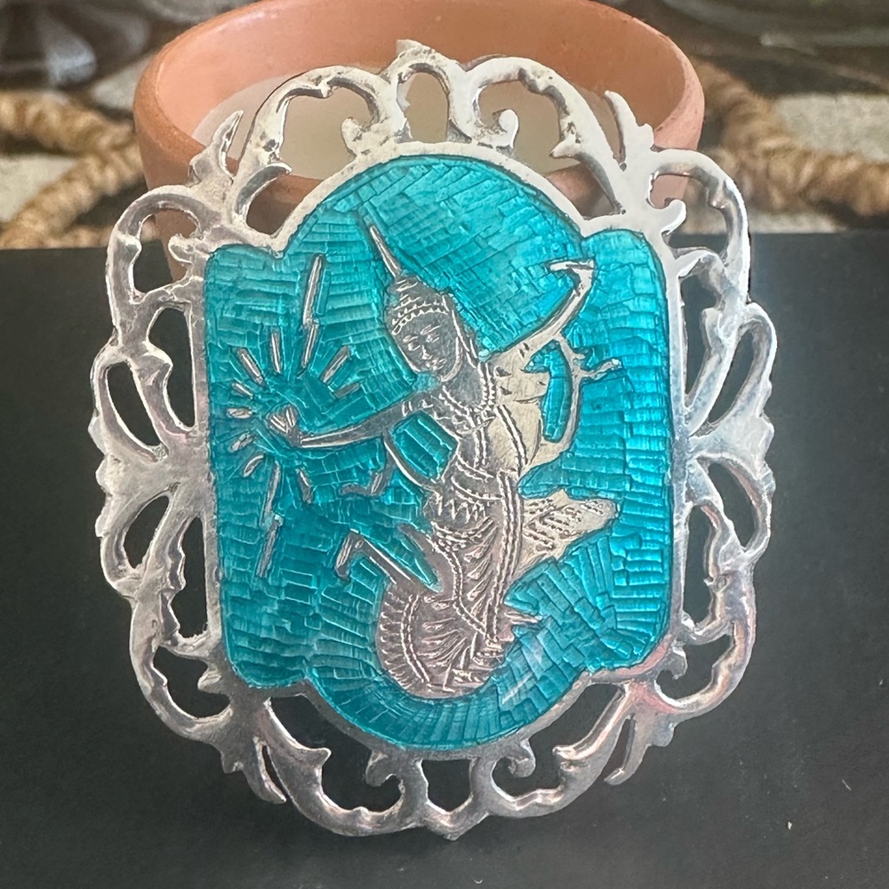 VINTAGE SIAM STERLING SILVER BROOCH WITH BLUE ENAMEL SIAMESE KHON DANCER